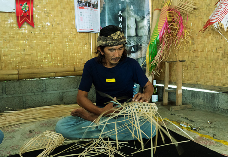 YUK MENGANYAM BAMBU BARENG PINNUSS